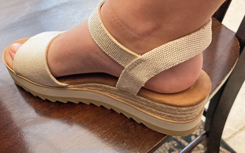 wear wedge sandals